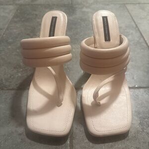 French Connection Padded Triple-Band Toe-Loop Sandals in Light Beige